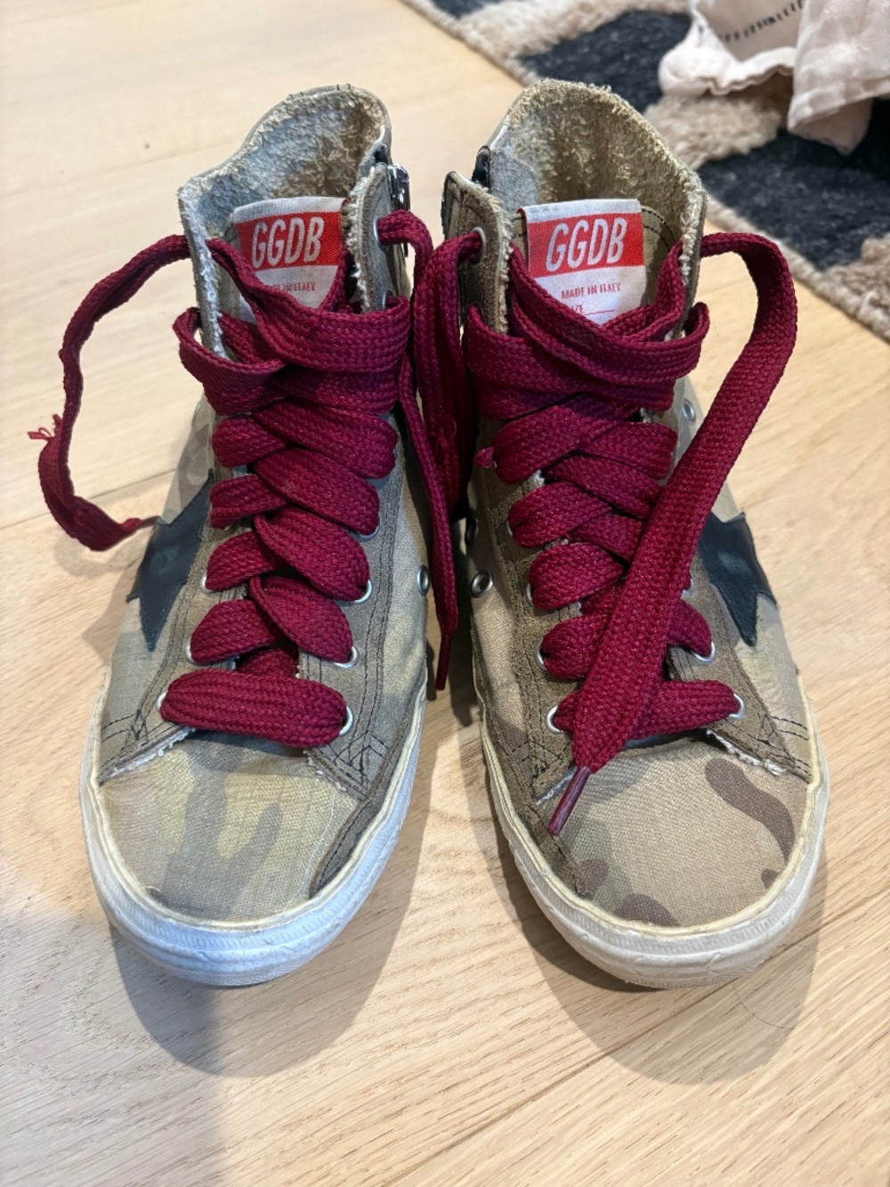GOLDEN GOOSE SNEAKERS